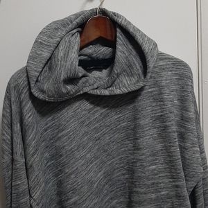Abercrombie & Fitch gray sweater